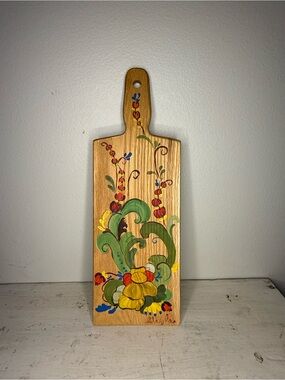 Vintage Wooden Hand-Painted Rosemaling Folk Art Bread Board, MCM Vibrant 14"